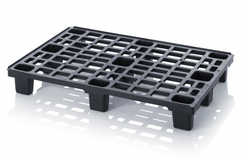 Lightweight pallet with retaining edge