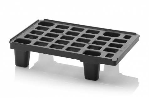 Lightweight pallet with retaining edge