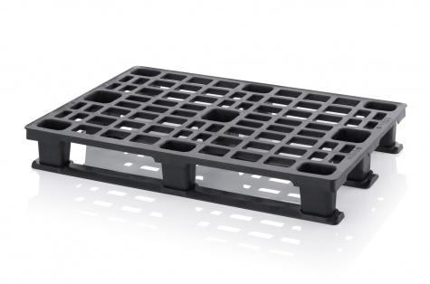 Lightweight pallet without retaining edge