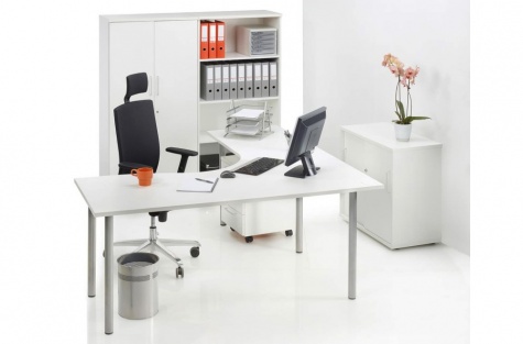 Classic sērijas biroja galds, 1800 x 1800 mm
